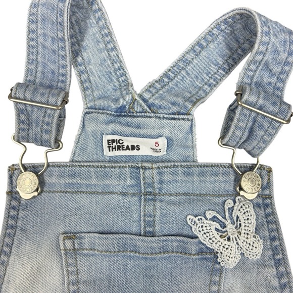 EPIC THREADS Girls Butterfly Crochet Lace Denim Shortall Blue Size 5T - Picture 3 of 6
